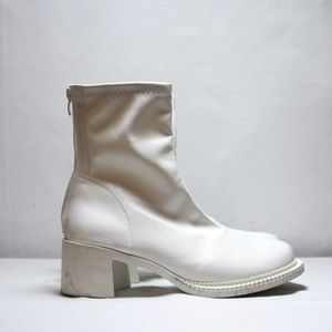 Short boot Chunky heel uber comfort